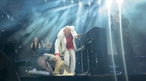 marcel pavel dupa ce loredana groza i a sarutat picioarele lui horia moculescu un gest de pretuire exacerbata voia sa atraga atentia