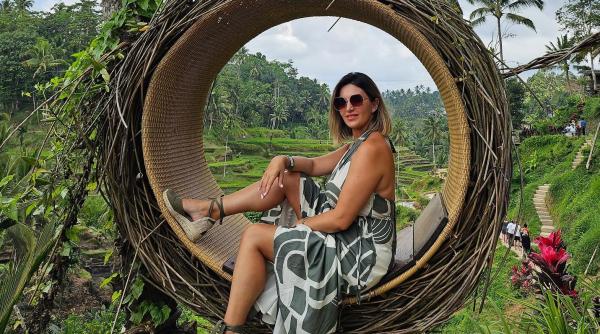 ela craciun fotografii needitate in costum de baie am celulita vergeturi si nu simt nevoia sa le ascund foto