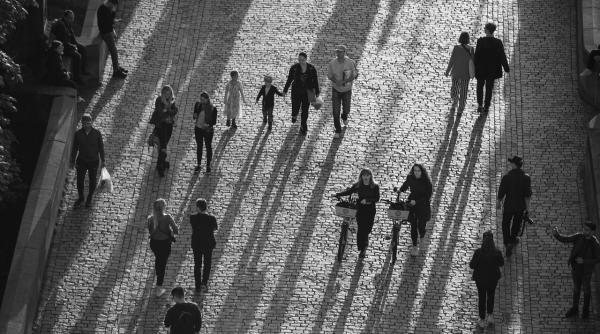 smecheria cea mai proasta calitate a romanilor nu putem avea o tara ca afara cu reguli de ale noastre