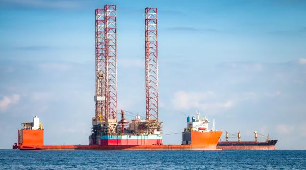 ucraina ar fi recucerit mai multe platforme de extractie din marea neagra in ceea ce kievul a descris drept o operatiune militara unica