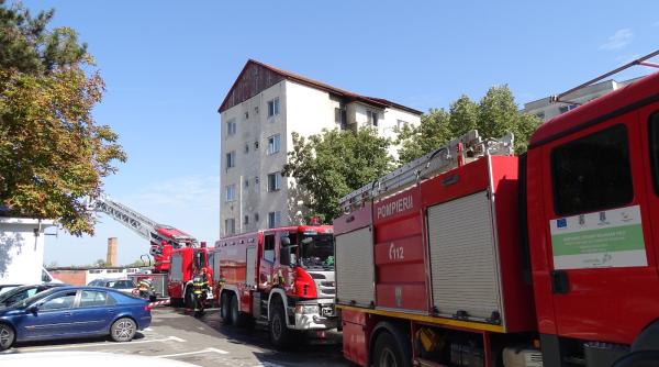 incendiu la un bloc din zalau locatarii s au autoevacuat doi copii au suferit de atacuri de panica