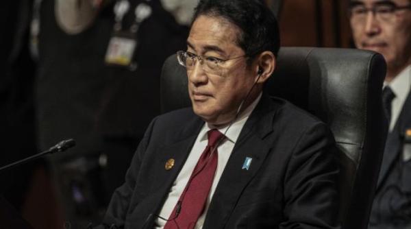 schimbari majore in executivul japonez fumio kishida a remaniat in masa