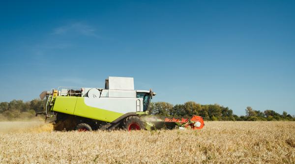 ajutor pentru fermierii afectati de importul de cereale din ucraina florin barbu ministrul agriculturii anunta un sprijin de 2 lei litru pentru 50prc din motorina folosita in 2022