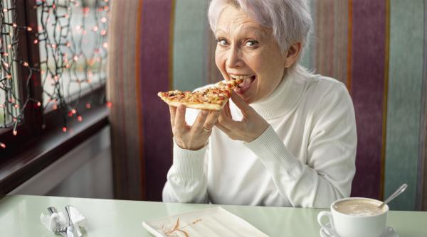 dieta persoanele in varsta ce nu trebuie sa ti lipseasca din meniu alimentul banal care incetineste imbatranire