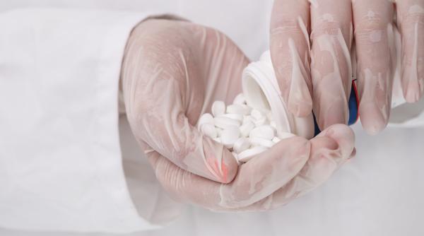 medicamentele biosimilare ajutor pentru pacienti ce sunt cum se elibereaza si cat de eficiente sunt prof univ dr daniel coriu explicatii pentru pacienti