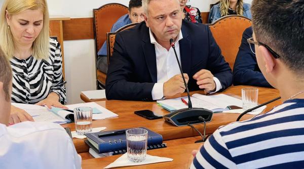 ministerul agriculturii taie 300 de posturi de directori ministrul florin barbu anunta salarii mai mici