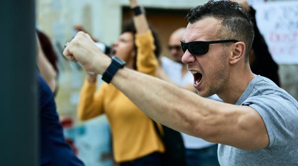 razboi intre bande criminale rivale in suedia omucideri si explozii fara precedent