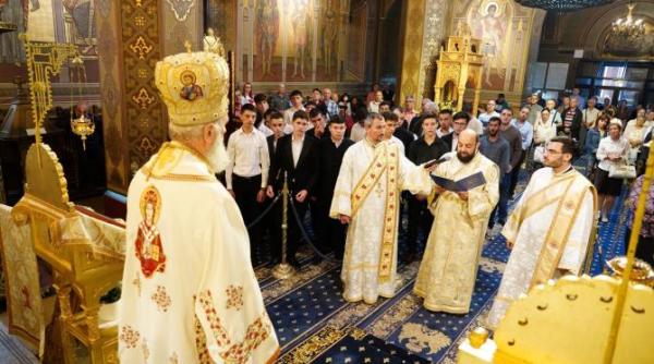 catedrala targovistei duminica dupa inaltarea sfintei cruci