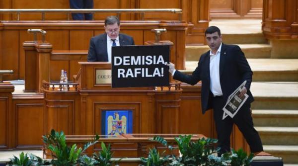 rafila criticat grav in dezbaterea motiunii trebuie sa plecati acasa mor copiii in spitale mor oamenii cu zile