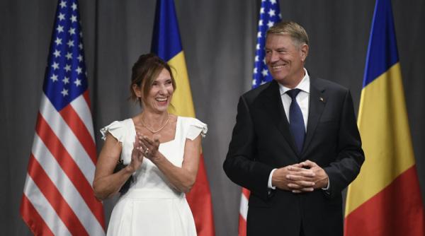 carmen iohannis s a invoit de la ore ca sa plece in sua cu presedintele klaus iohannis