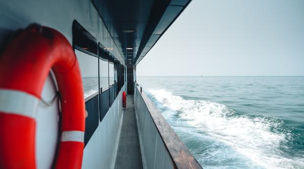 garda de coasta din grecia misiune de salvare a aproape 100 de migranti