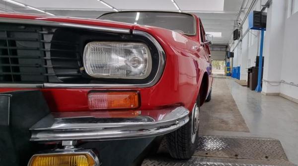 lady in red la rar botosani unii ii zic batrana dacie