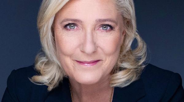 acuzata de angajari fictive marine le pen a rambursat 330 000 de euro parlamentului european