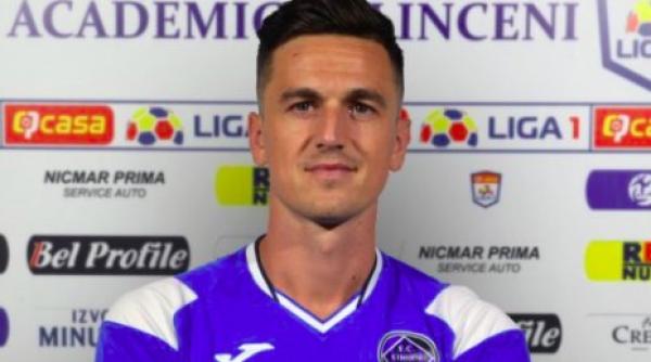 arbitrul radu petrescu l a facut pe florin gardos puscarie de fotbalist pe teren reactia fotbalistului cine e de vina stia si el ca mi a dat un galben prostesc