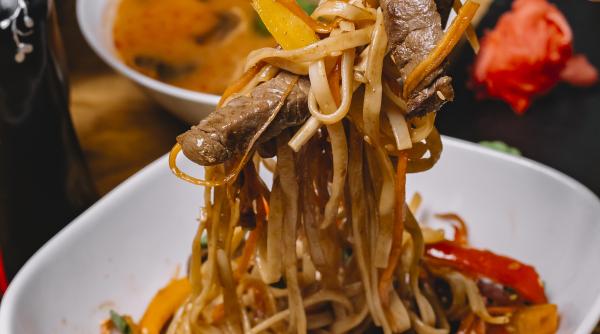 noodles cu vita reteta simpla dar foarte gustoasa