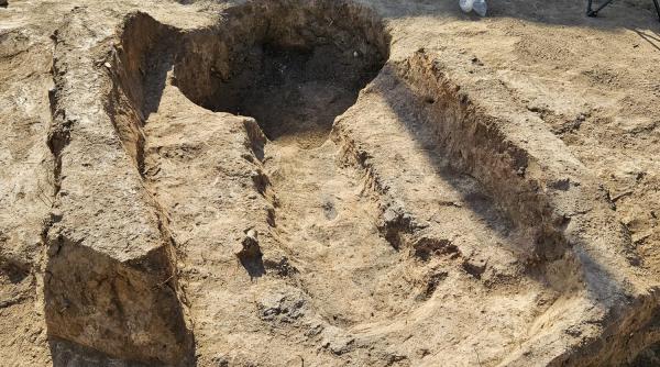 opt morminte din perioada romana descoperite in timpul lucrarilor la spitalul modular din constanta