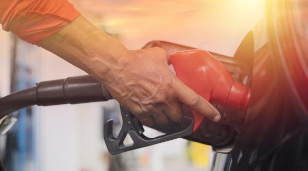 preturile la combustibilul rusesc in scadere cu pana la 10prc ca urmare a restrictiilor la exporturi