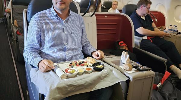 razvan pascu recunoaste tot dupa ce olivia steer a marturisit ca prietenii sai au luat enteroviroza de la darele albe lasate de avion