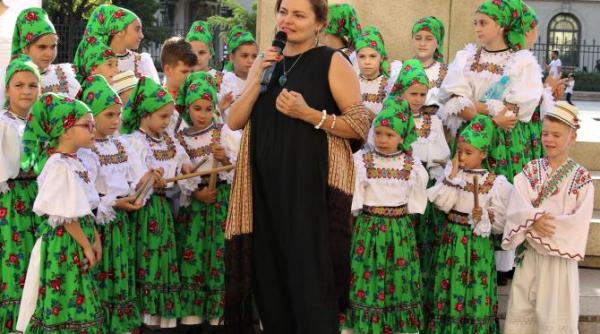 strada de c arte si un gand catre generatiile tinere