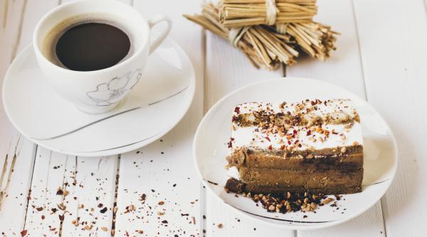 zatul de cafea si restul de frunze de ceai efecte uimitoare asupra prajiturilor