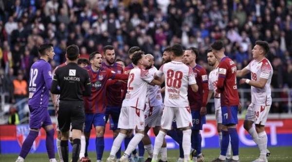 chipciu u cluj a facut praf csa steaua daca asta e adevarata steaua cu echipamentul ala fake am luat o razna video