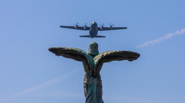 romania a primit o aeronava de transport de tip c 130h2 hercules din sua video