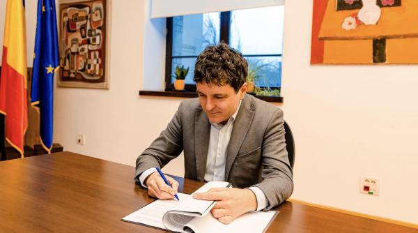 prefectul capitalei ii da peste mana lui nicusor dan rares hopinca primarul general nu isi poate extinde arbitrar atributiile peste primariile de sector