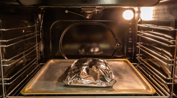 cum cureti cuptorul vei scapa usor de grasimea depusa