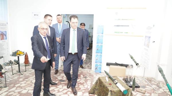 stefan radu oprea in dambovita la unitatile industriei de aparare