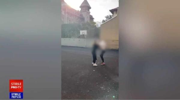 iubita lui vlad pascu s ar fi batut cu o colega in curtea liceului in care invata