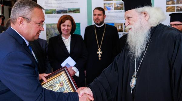 singura temere a lui ciuca este legata de biserica si divinitate cum a reusit sa se roage pe campul de lupta a construit o capela militara