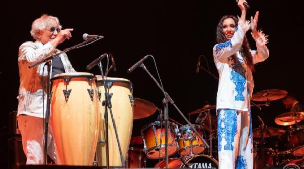 tandarica jessie concerteaza la sala palatului in deschiderea lui chris norman