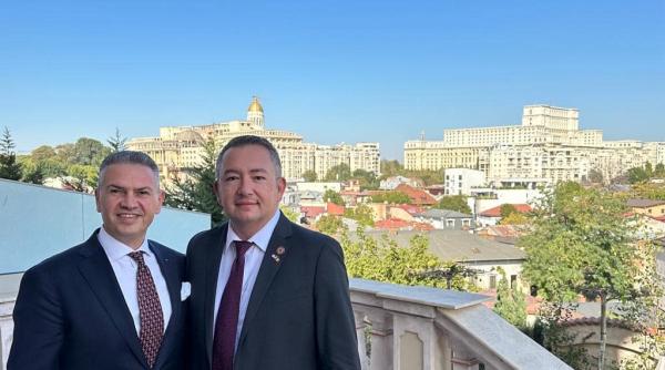 e s ben toma politicianul de origine romana cu cea mai inalta pozitie in sua a venit in romania ben oni ardelean suntem mandri de asa conationali