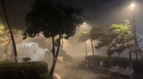 uraganul lidia provoaca dezastru in mexic vanturi de 220 km pe ora si inundatii de proportii video