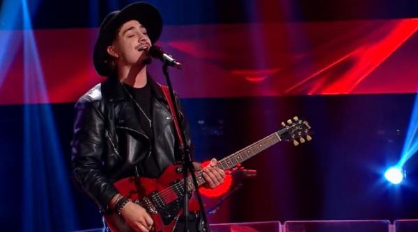 vlad musta solistul vocal aplaudat in picioare la vocea romaniei theo rose esti in top trei voci masculine din acest sezon video