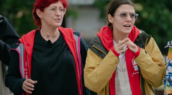 de ce nu se vede asa la televizor de ce nu se vede ca oamenii mai au un pic si mor aici e foarte greu de ce nu se vede asta ada gales rabufnire la america express