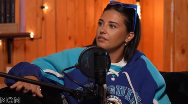 antonia mahnita dupa ce i s a aruncat cu gheata in cap la un concert suna urat dar asa ne salbaticim