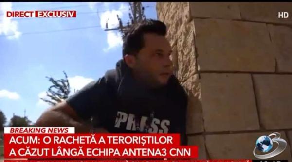 echipa antena 3 cnn aflata in israel surprinsa de o racheta a cazut chiar langa ei video