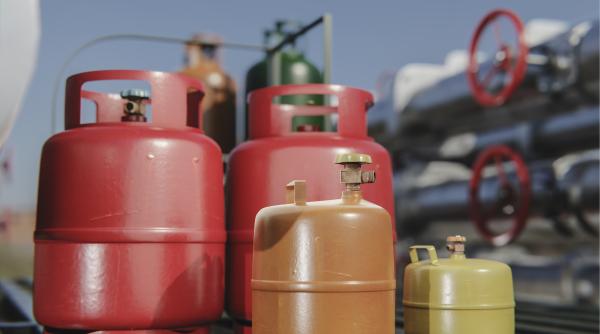 aproape de explozie dupa dezbaterea mostenirii un barbat s a inchis in casa cu trei butelii si ameninta ca le da foc