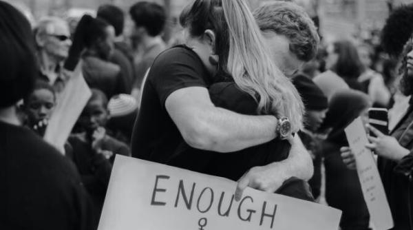 protest impreuna pentru siguranta femeilor pe 22 octombrie acasa la scoala la locul de munca in spatiile publice femeile si fetele nu sunt in siguranta