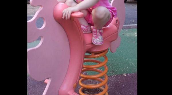 bucuresti capitala in care dureaza cel putin un an sa redeschizi un loc de joaca in herastrau iar timpul creste raspunsul alpab