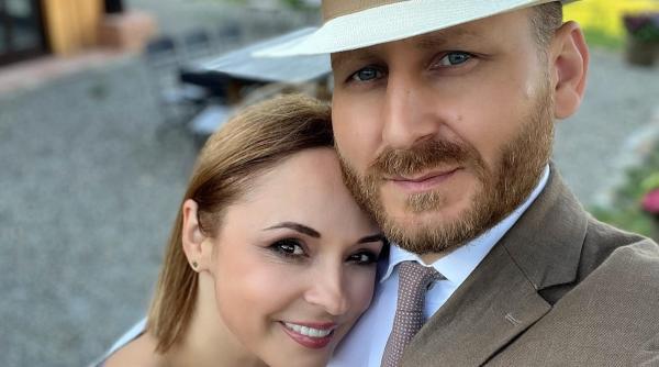 andreea marin mandra de iubitul ei adrian brancoveanu care a plecat sa i ajute pe romanii din israel o mama a cerut sa vorbeasca putin cu mine