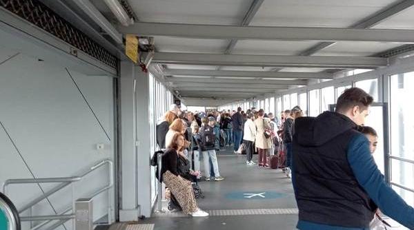 rares bogdan blocat in strasbourg dupa alerta cu bomba de pe aeroport