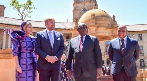 cuplul regal din tarile de jos confruntat cu proteste in africa de sud