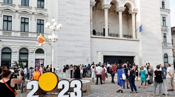 2023 timisoara la viena vernisaj de exceptie cu imagini realizate de fotograful adrian piclisan