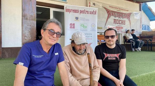 secretarul de stat dr alexandru rogobete prezent la caravana medicala impreuna pentru viata 40 de medici acorda gratuit consultatii localnicilor