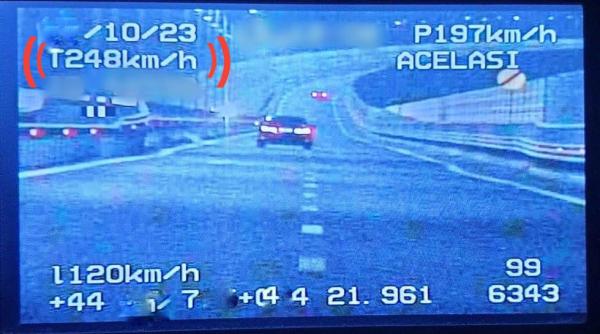 sofer prins de radar in timp ce zbura pe sosea cu 248km h mesajul politiei romane