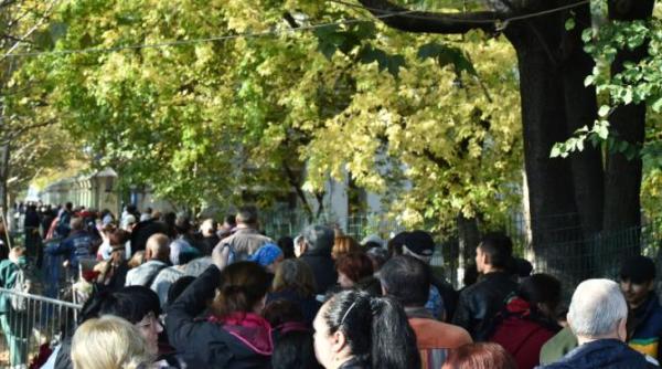 de ce sunt cozi interminabile la moastele sfantului dimitrie cel nou ocrotitorul bucurestilor