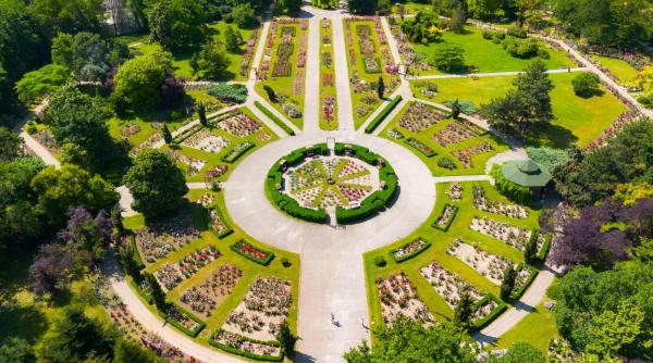 gradina botanica din bucuresti devine gradina luminilor timp de patru luni