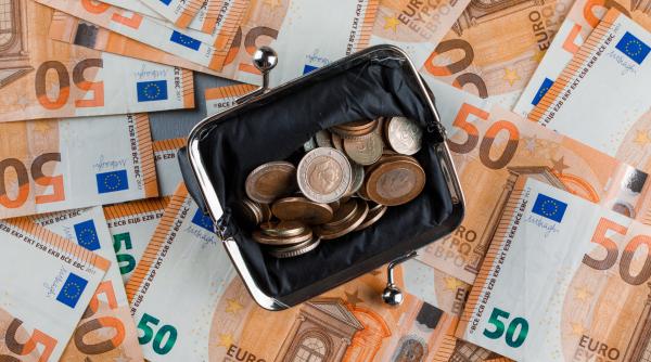 ciolacu avem bani de pensii avem bani de salarii ma lasa rece cheltuielile de mobilier din ministere